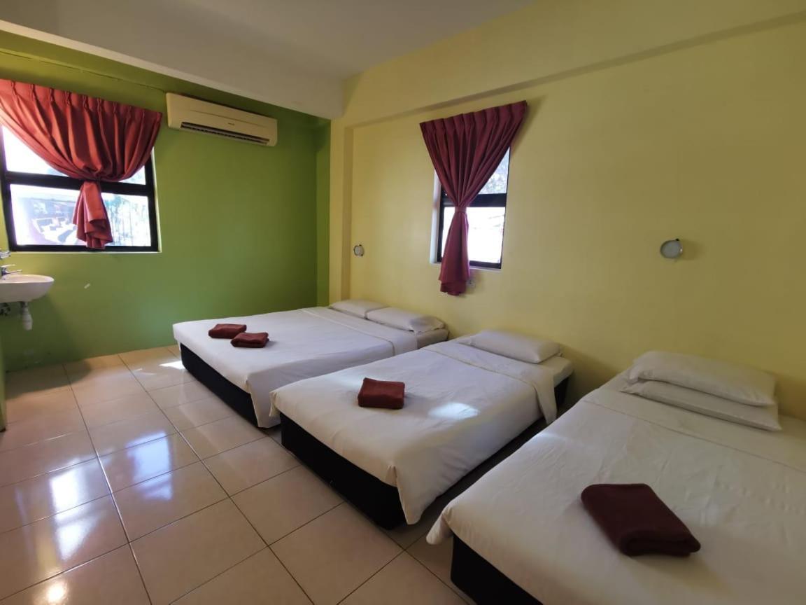 Walk Inn Miri Ngoại thất bức ảnh
