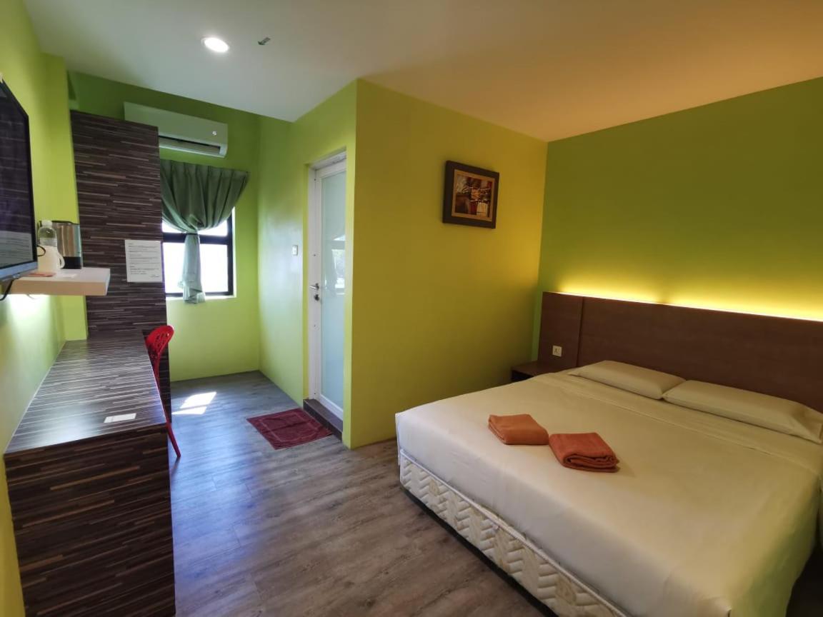 Walk Inn Miri Ngoại thất bức ảnh