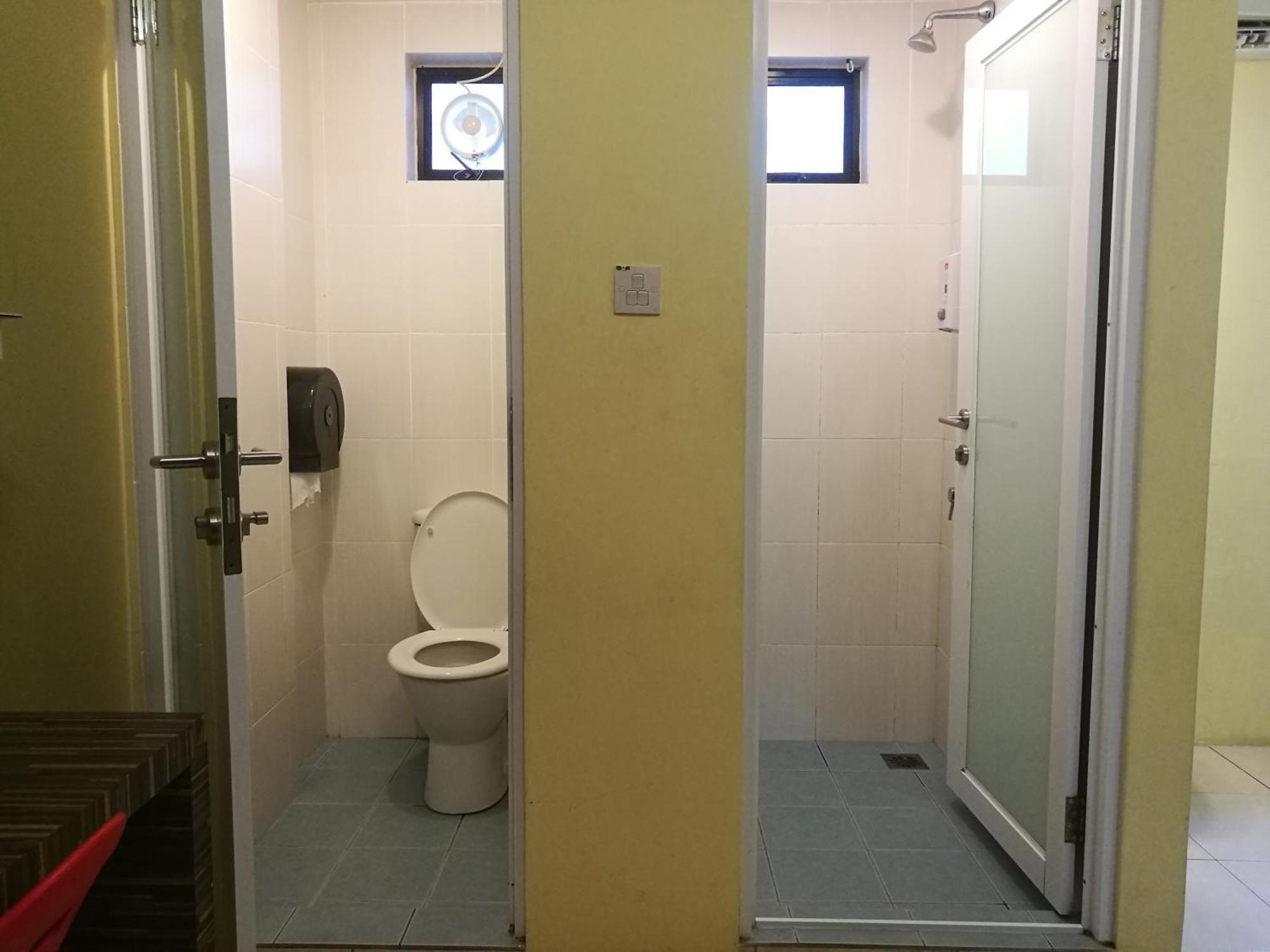 Walk Inn Miri Ngoại thất bức ảnh