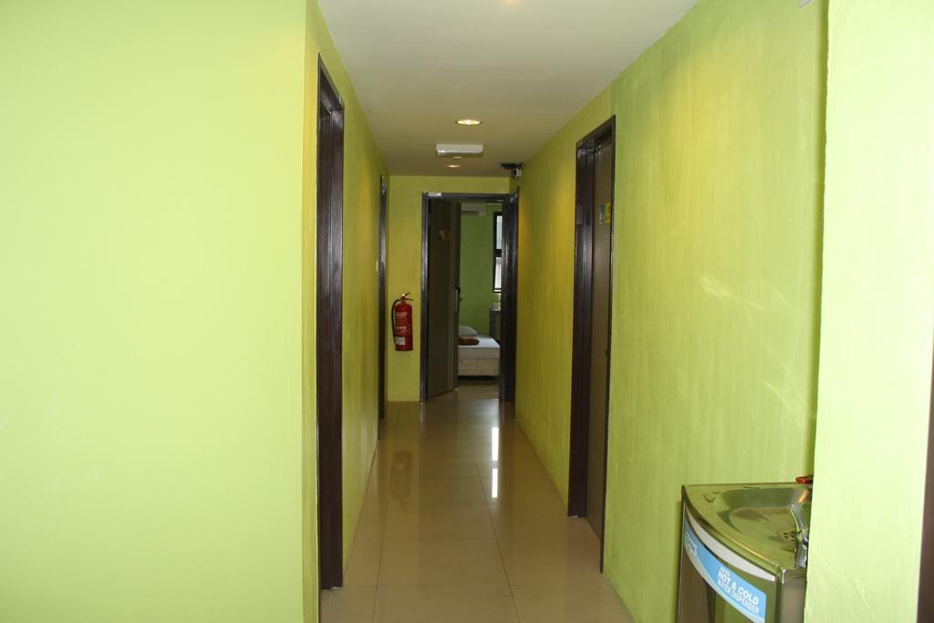 Walk Inn Miri Ngoại thất bức ảnh