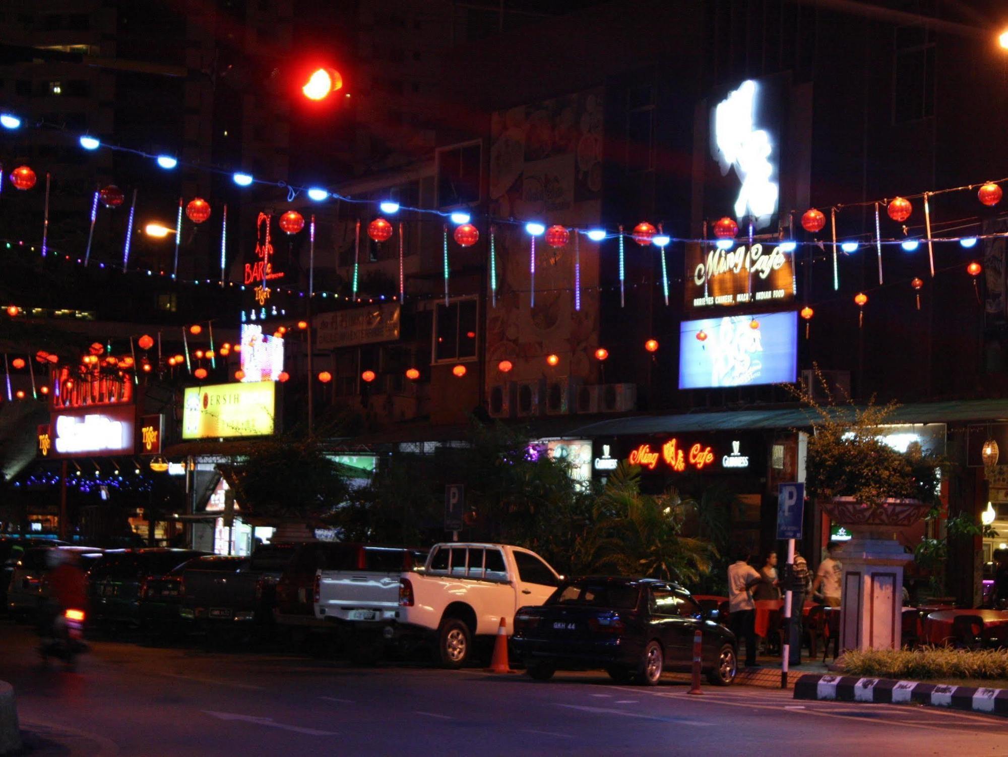 Walk Inn Miri Ngoại thất bức ảnh
