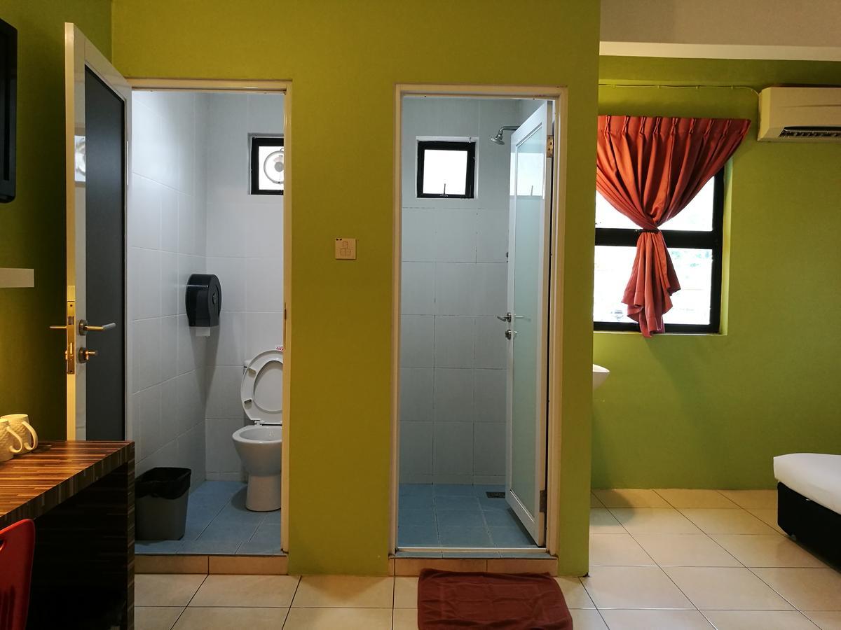 Walk Inn Miri Ngoại thất bức ảnh