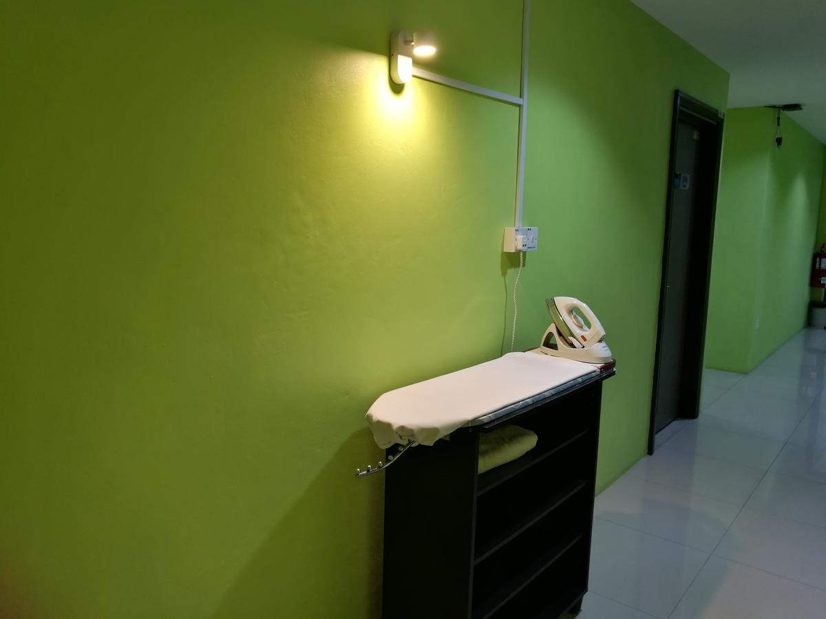 Walk Inn Miri Ngoại thất bức ảnh