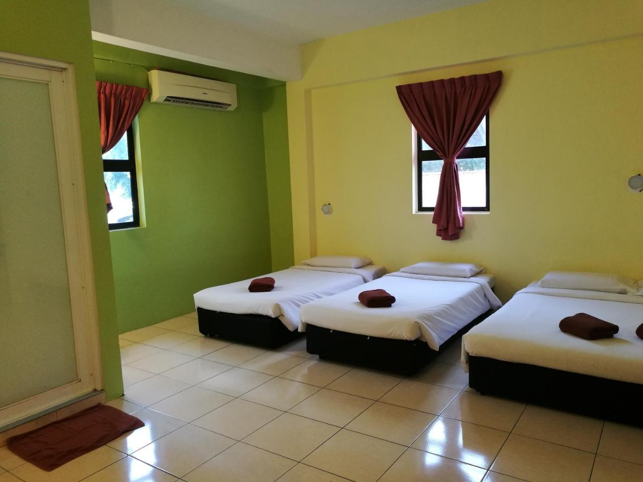 Walk Inn Miri Ngoại thất bức ảnh